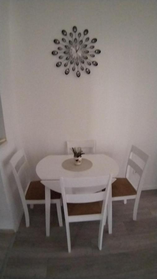 Apartmani Ana Вир Экстерьер фото